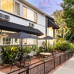 Wilshire Crest Hotel